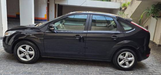 FORD FOCUS 2.0 GLX 16V GASOLINA 4P MANUAL FORD FOCUS 2.0 GLX 16V GASOLINA 4P MANUAL